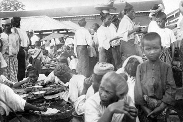 Breakfast in the bazaar 1906