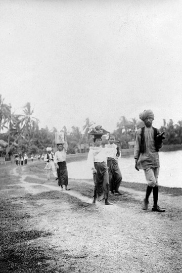 Pyinamana 1906 - home from market